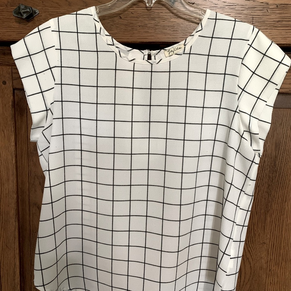 Lily White Cap sleeve top